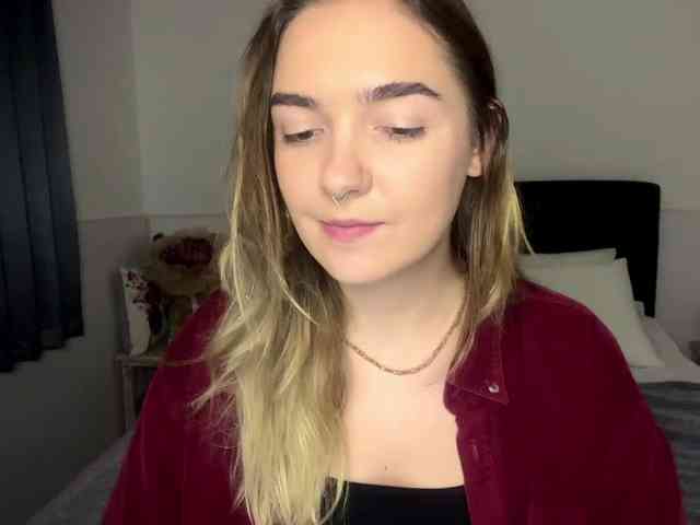 RoxyHorny webcam