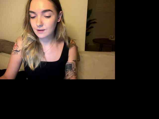 RoxyHorny webcam