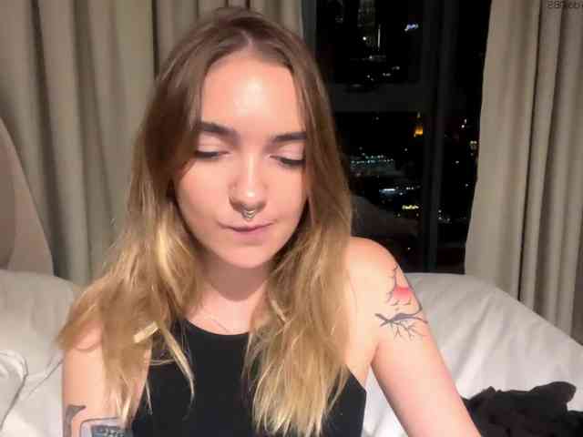 RoxyHorny webcam