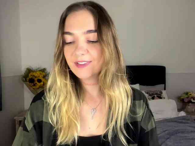 RoxyHorny webcam