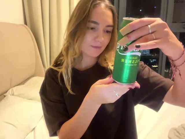 RoxyHorny webcam
