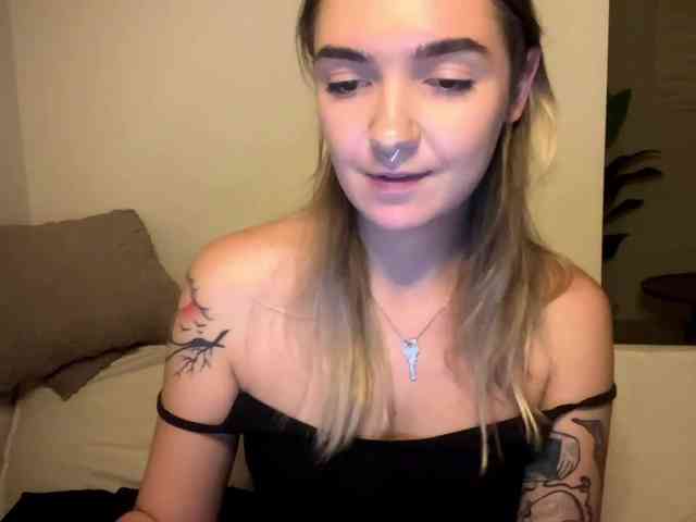RoxyHorny webcam