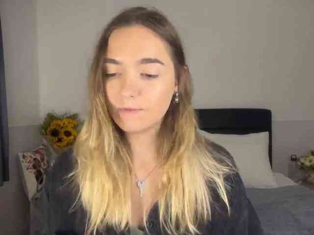 RoxyHorny webcam