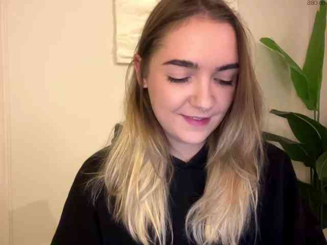 RoxyHorny webcam