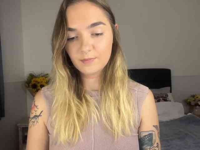 RoxyHorny webcam
