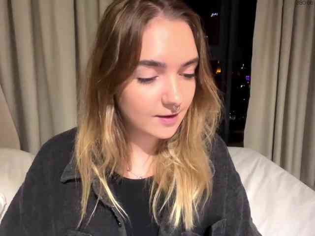 RoxyHorny webcam