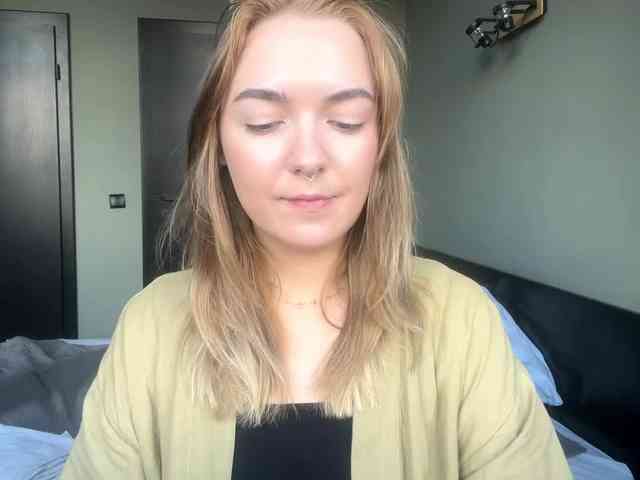 RoxyHorny webcam