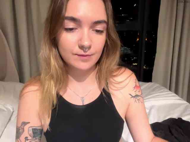 RoxyHorny webcam