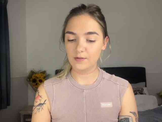 RoxyHorny webcam