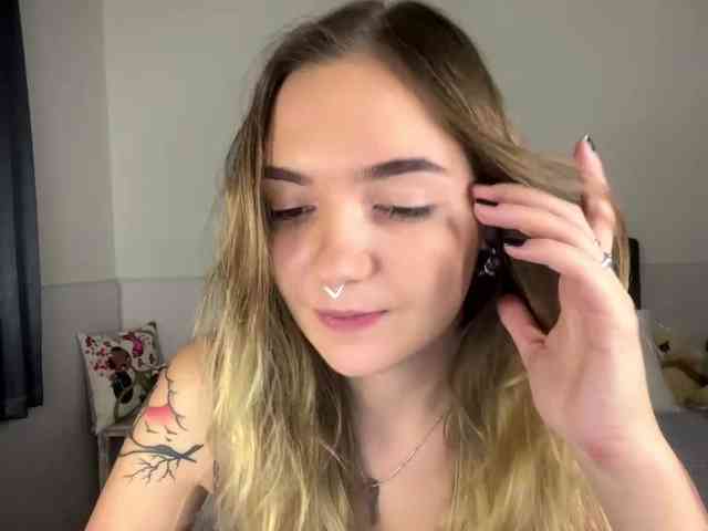 RoxyHorny webcam