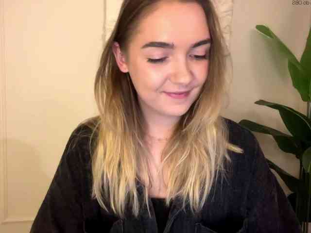 RoxyHorny webcam