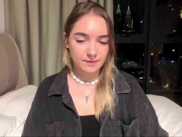 RoxyHorny webcam
