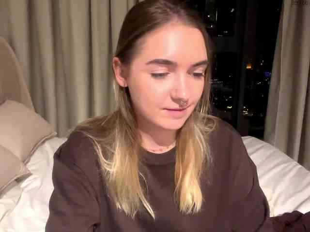 RoxyHorny webcam