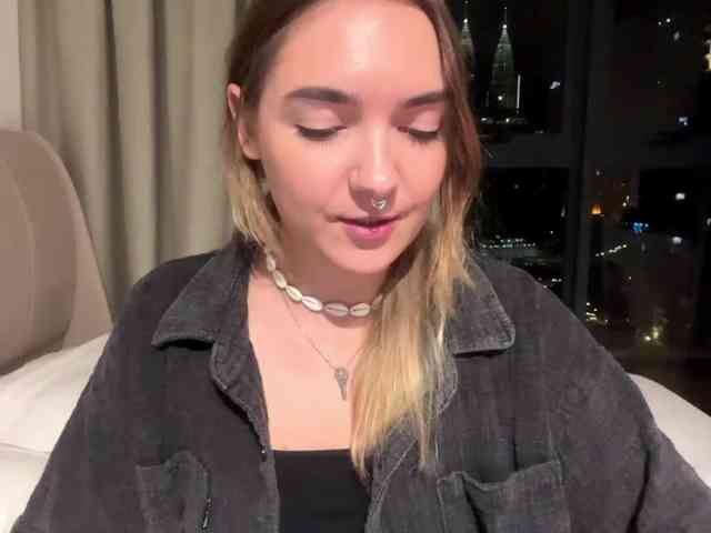RoxyHorny webcam