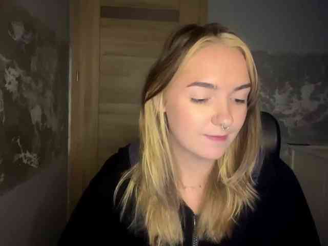 RoxyHorny webcam