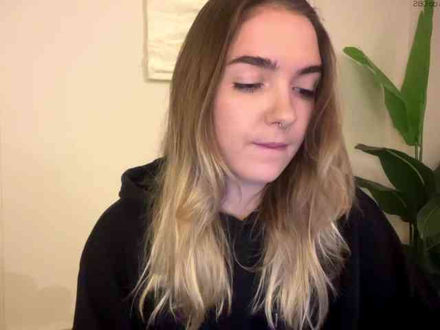 RoxyHorny webcam