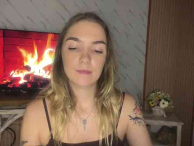 RoxyHorny webcam