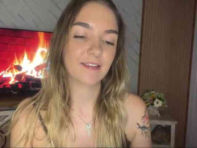 RoxyHorny webcam