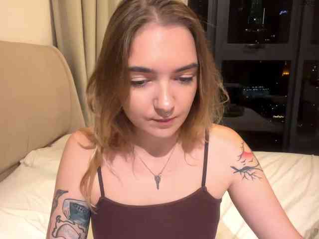 Model: RoxyHorny