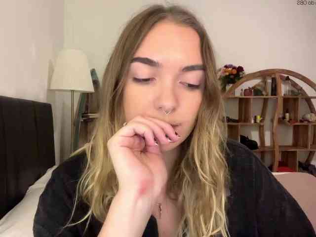 RoxyHorny webcam