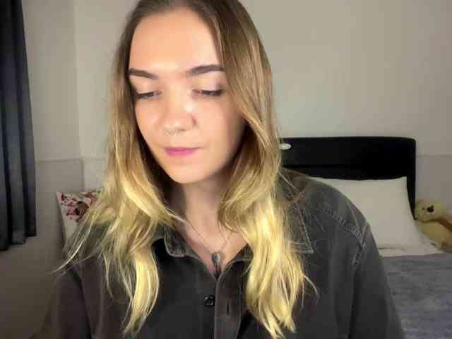 RoxyHorny webcam