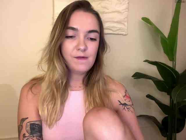 RoxyHorny webcam