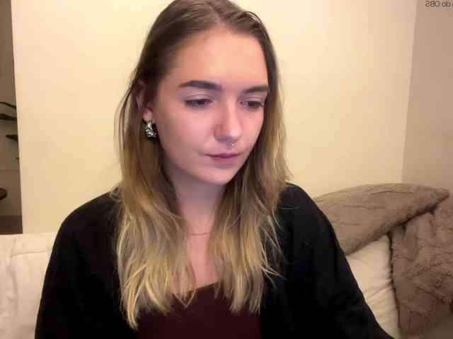 RoxyHorny webcam