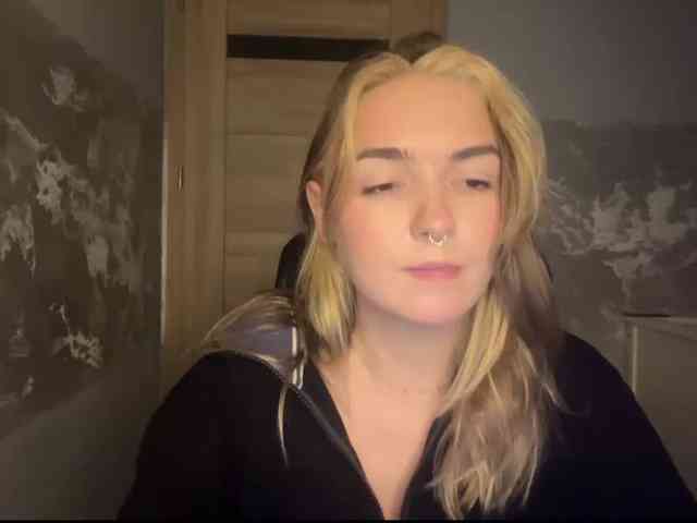 RoxyHorny webcam