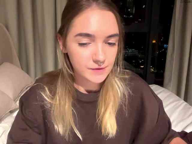 RoxyHorny webcam