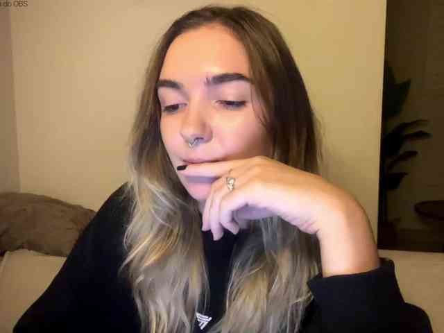 RoxyHorny webcam