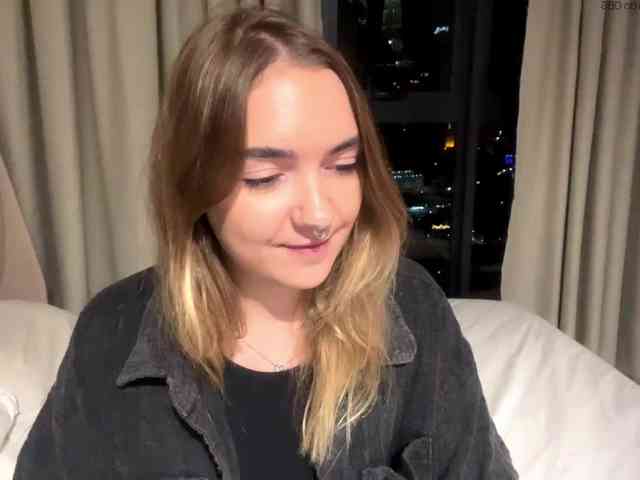 RoxyHorny webcam