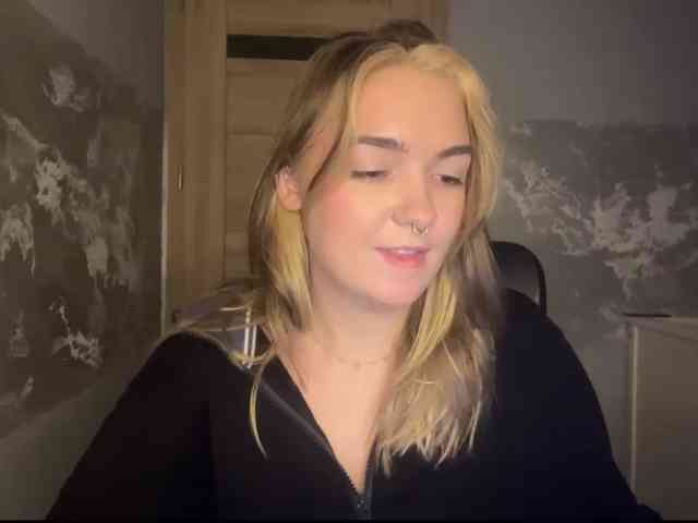 RoxyHorny webcam