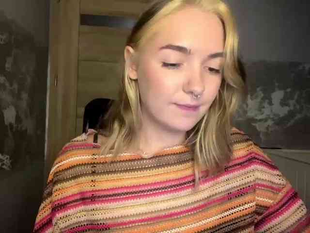 RoxyHorny webcam