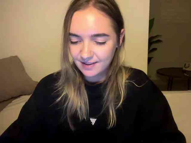 RoxyHorny webcam