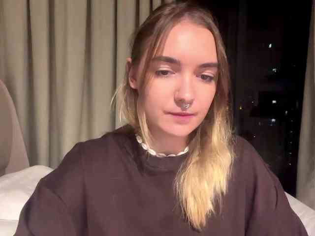 RoxyHorny webcam