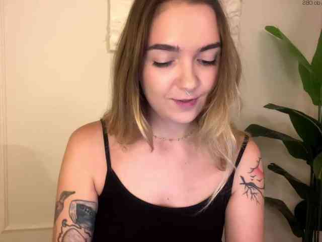 RoxyHorny webcam