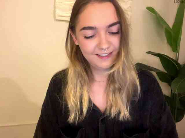 RoxyHorny webcam