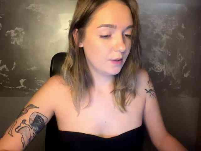 RoxyHorny webcam