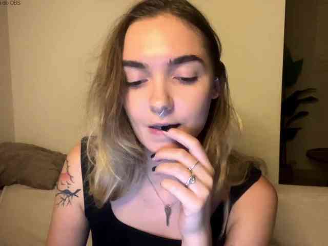 RoxyHorny webcam