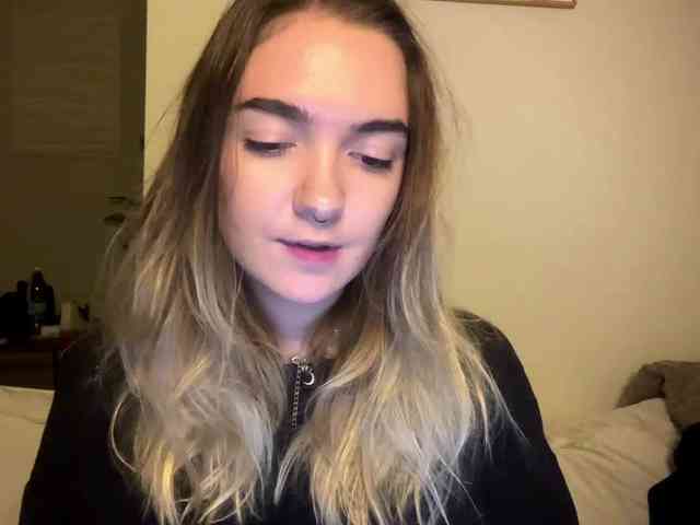 RoxyHorny webcam