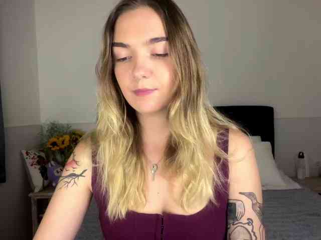 RoxyHorny webcam