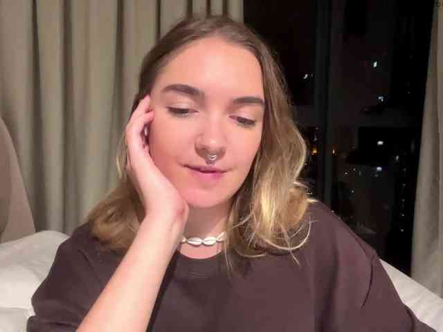 RoxyHorny webcam