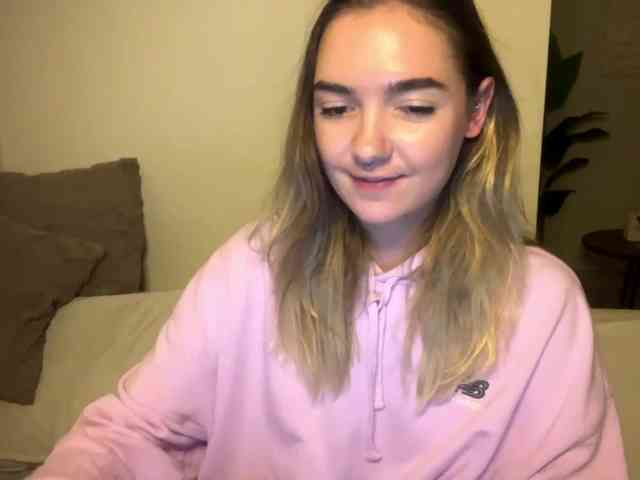 RoxyHorny webcam