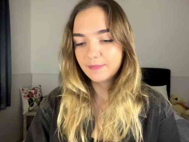 RoxyHorny webcam