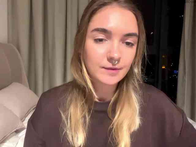 RoxyHorny webcam