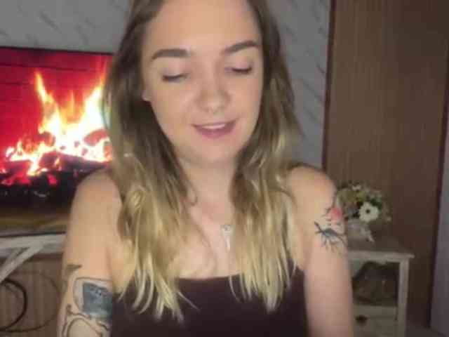 RoxyHorny webcam