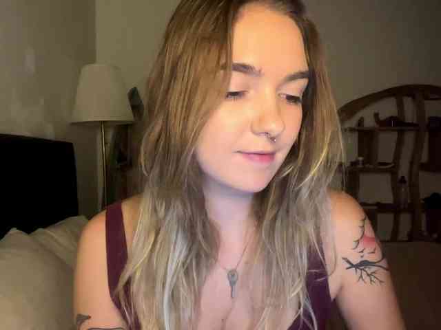 RoxyHorny webcam