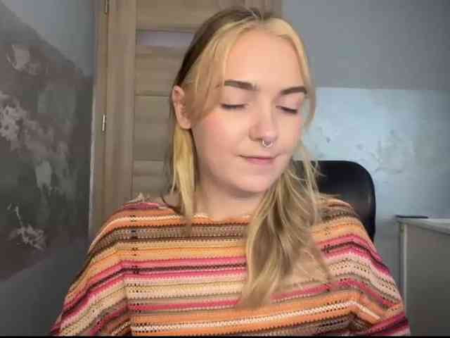 RoxyHorny webcam