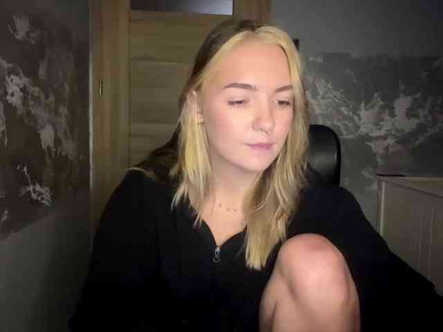 RoxyHorny webcam