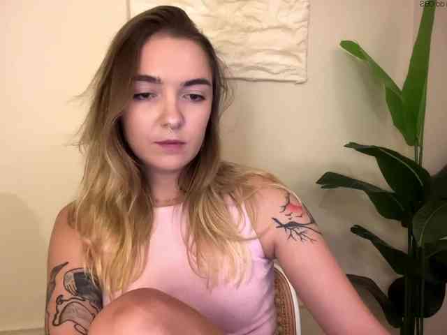 RoxyHorny webcam